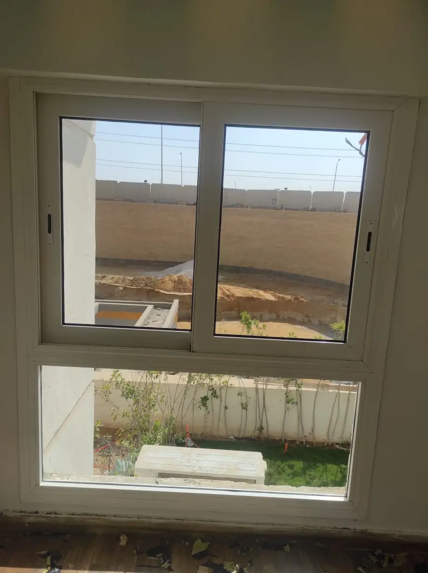 ازالة الاستيكر من الالوميتال - شركة ازالة استيكر - شركة تنظيف شبابيك زجاج