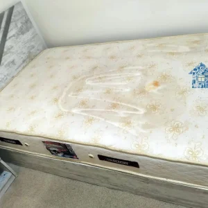 شركة تنظيف كنب - شركة تنظيف انتريهات - تنظيف الأثاث والمفروشات - شركة تنظيف مفروشات - شركة تنظيف مراتب - تنظيف المراتب من البقع